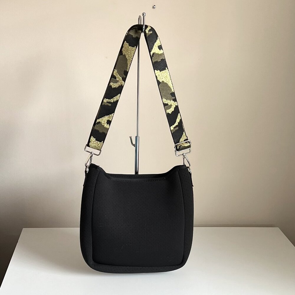 Unbranded Bag with Exchangeable Straps (2)